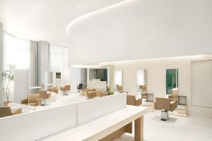 Легкое в обслуживании кресло с защитой волос