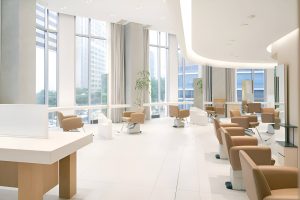 Стильное кресло для профессиональных салонов