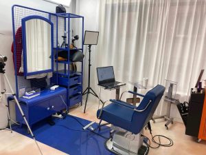 Кресло для салона с широкой подставкой для ног и усиленной конструкцией